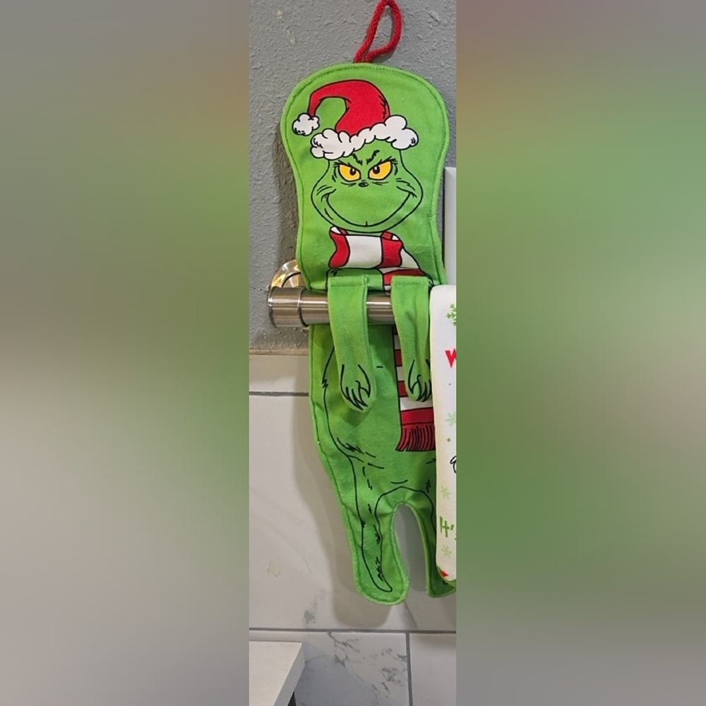 Grinch -Shaped Christmas Hand Towel Holder 4 Bathroom/Kitchen, Decorative G7